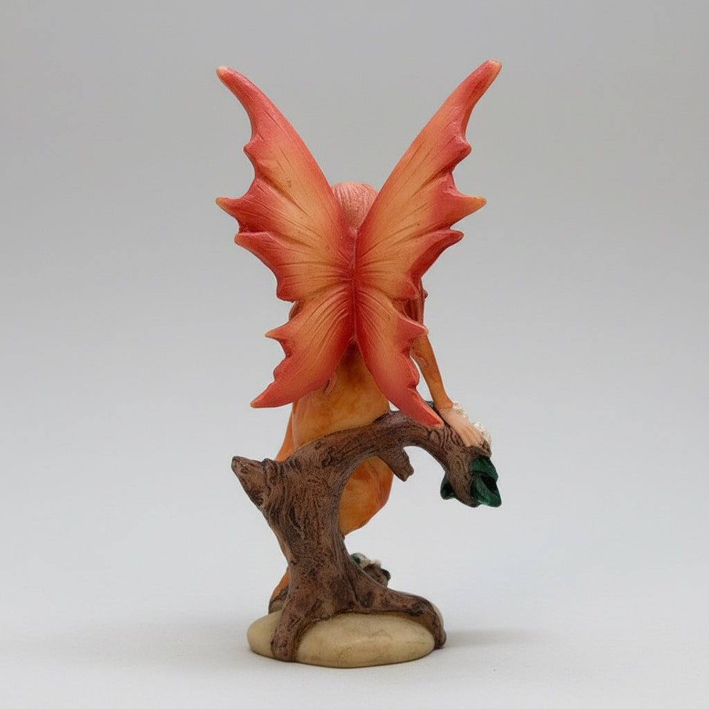 Hada Sentada En Tronco 13 Cm Resina Mexicana