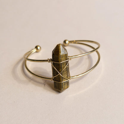 Brazalete Con Cuarzo En Punta Chapado En Color Dorado