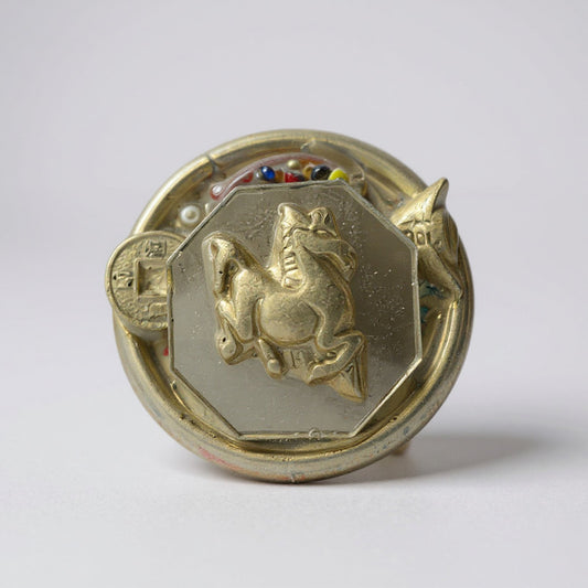 Caballo En Espejo En Argolla Figura De Resina 4.5cm Diametro