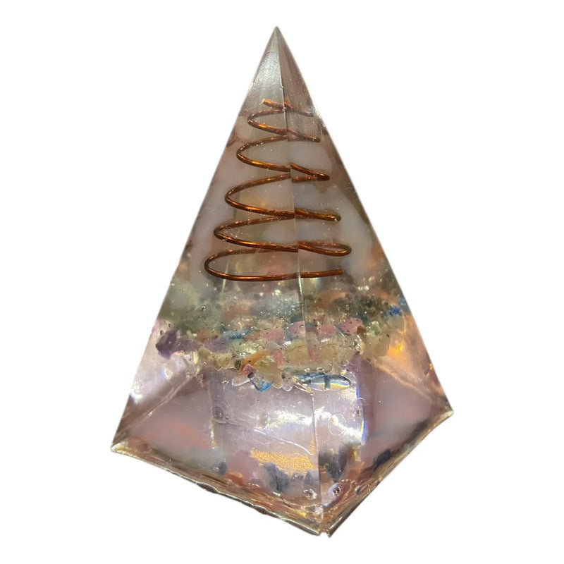 Pirámide De Orgonita 7cm Con Cuarzo Rosa Y Cobre Rosa Claro by HEREJE