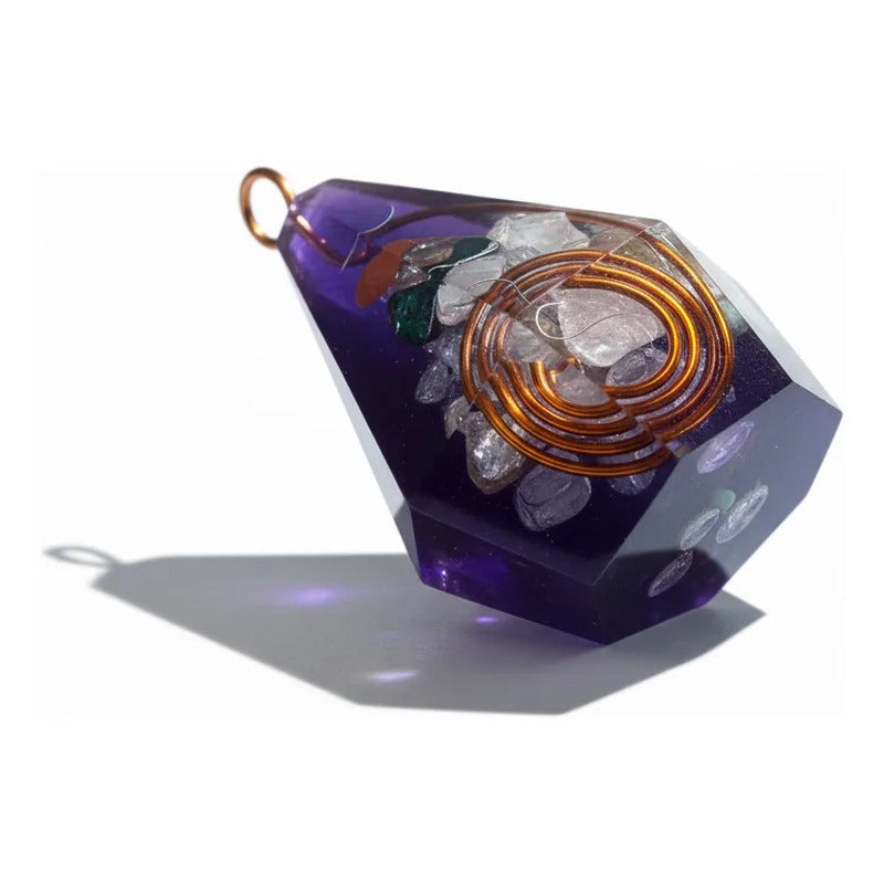 Orgonita Colgante Prisma Dije Limpia La Energía Amuleto Morado by HEREJE