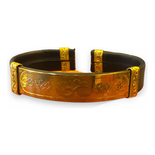 Brazalete Om Grabado Tipo Piel