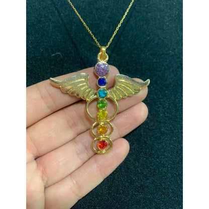 7 Chakras Dije Alas Con Cristal En Baño De Oro