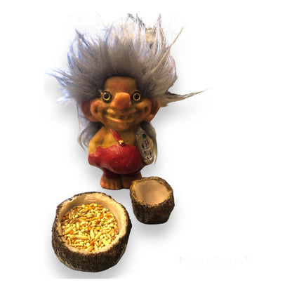 Troll Talisman + Comedero + Semillas + Tarjeta 9cm Alto