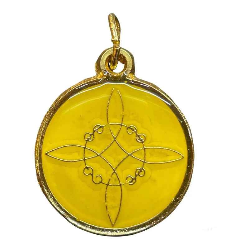 Nudo De Brujas Dije Encapsulado Con Los 7 Baño De Oro 25mm Amarillo