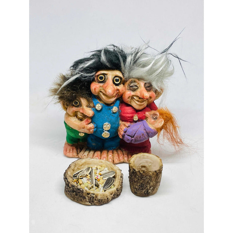 Troll Familia + Comedero 9 Cm Figura En Resina Nacional Variado by HEREJE