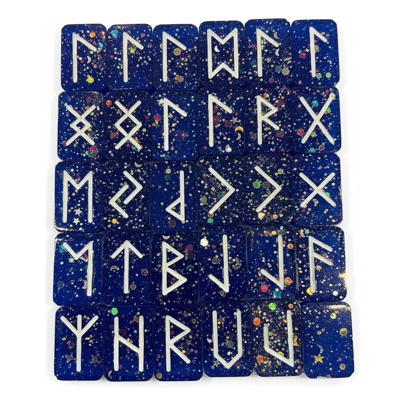 Runas Celtas En Resina Pintadas A Mano 25 Piezas Ahumado Blue by HEREJE
