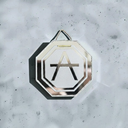 Espejo Octagonal, Grabado Con Símbolos Esotéricos De 5 Cm Altas Cumbres by HEREJE