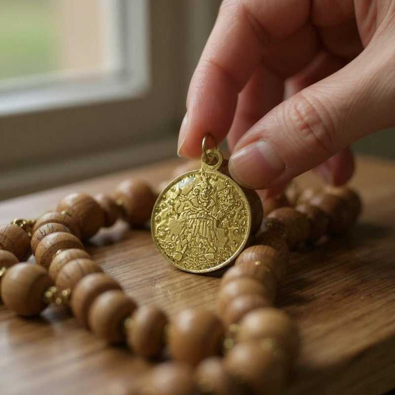 Mammon 30mm Troquelado Dije Encapsulado.